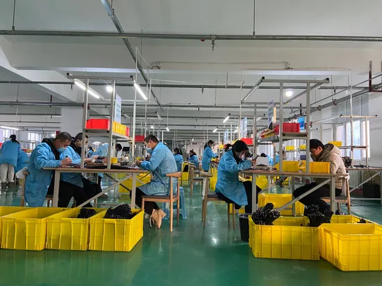 Il più completo Jammer militare per telefoni cellulari Il Jammer portatile per reti mobili ad alta potenza